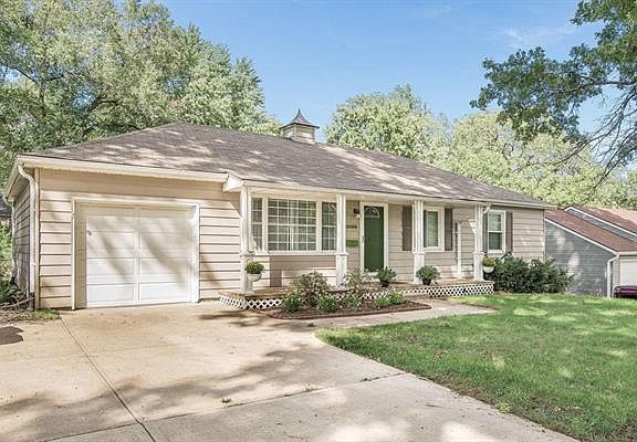 3rd image of 10508 W 91st St