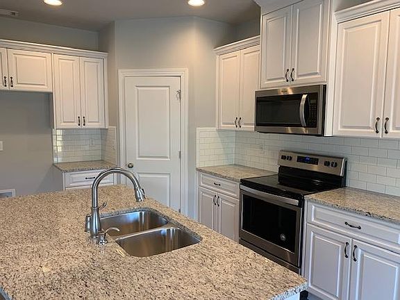 4th image of 661 Red Cedar Ct #35C
