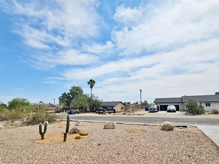 7064 Eucalyptus Ave — Photo 47