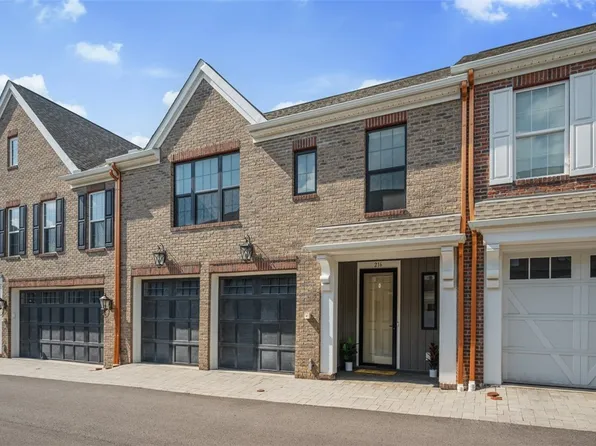 216 Foundation Dr, Cranberry Township, PA 16066