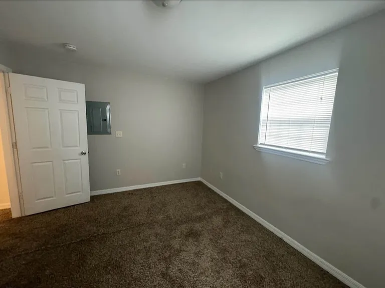 330 Porter Ave #C — Photo 8