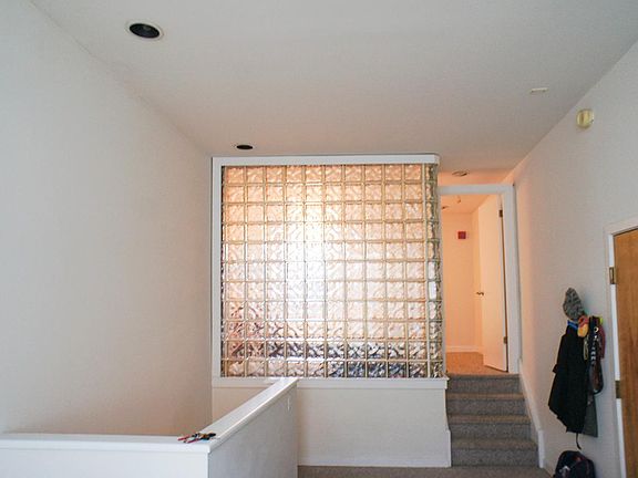 2nd image of 154 N 21st St APT 1A