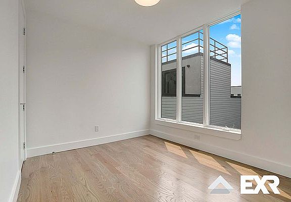 4th image of 150 Erasmus St #501