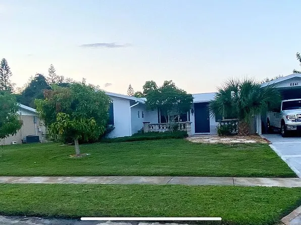 6841 Half Moon Dr, Sarasota, FL 34231