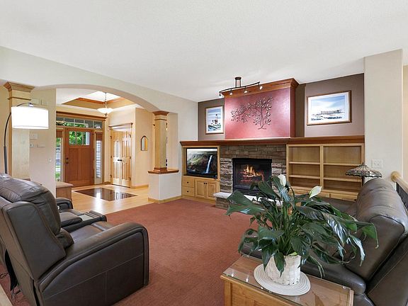 4th image of 12901 196th Ln NW