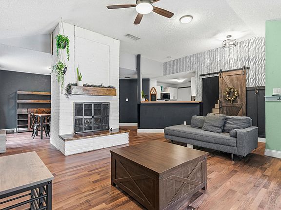 5th image of 227 Valley Spring Dr