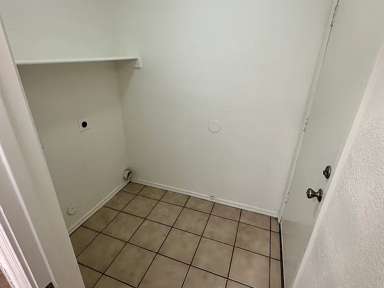 12910 W Pershing St — Photo 5