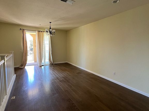 4th image of 694 Cedarville Ln