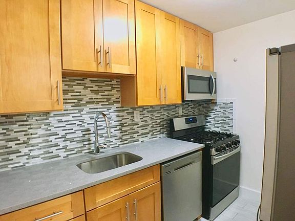 2nd image of 3225 Johnson Ave APT 1G