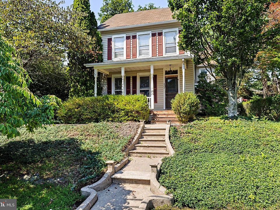 1st image of 433 Easton Rd