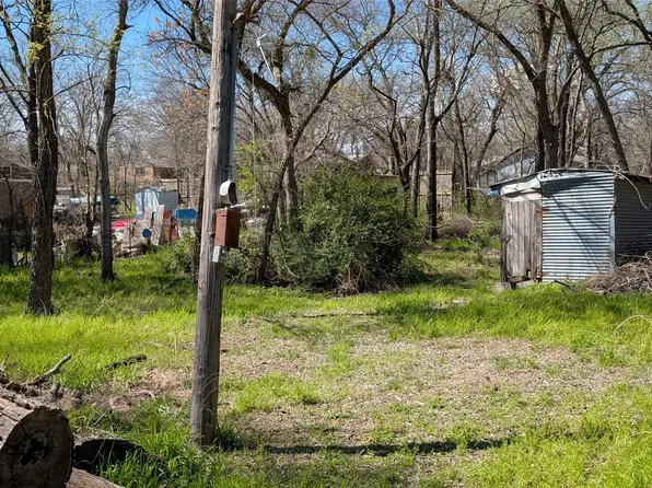 425 Toronto Rd, Azle, TX 76020