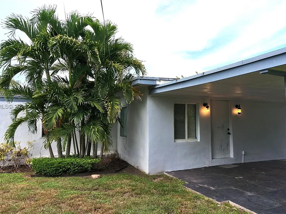 6566 SW 52nd Ter