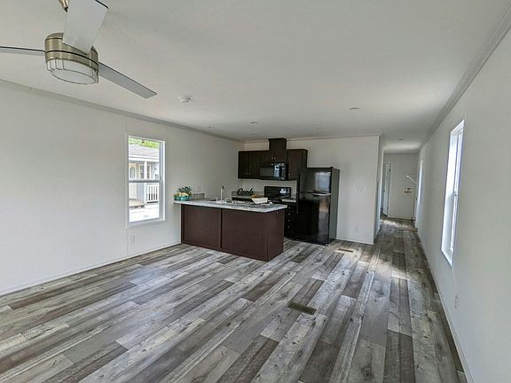 4th image of 5009 Redwood Dr N