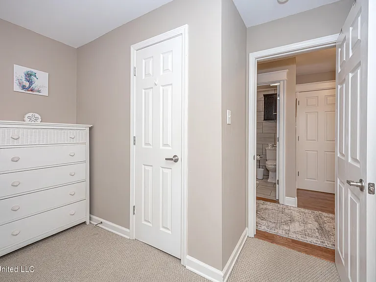 2421 Beachview Dr — Photo 18