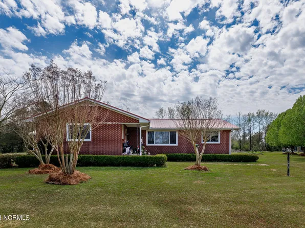 660 Nc 111, Chinquapin, NC 28521