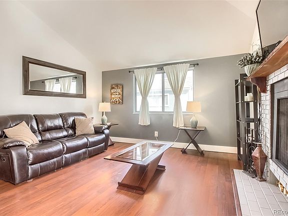 5th image of 1140 S Monaco Pkwy APT 10