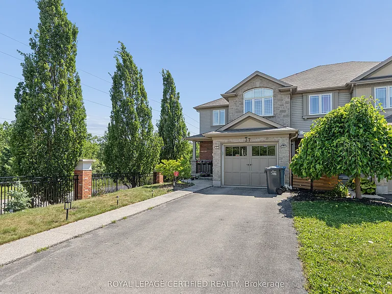 37 Wilkie Cres — Photo 3