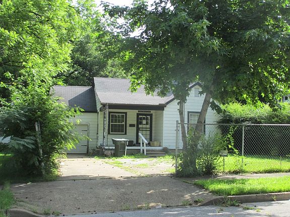 3rd image of 3440 Mayflower Ave