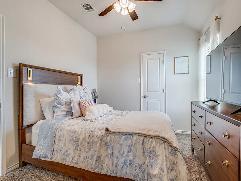 729 Jessica Lynn Ln — Photo 17