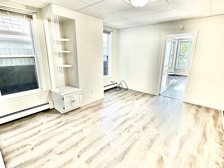423 Meridian St #3 — Photo 1
