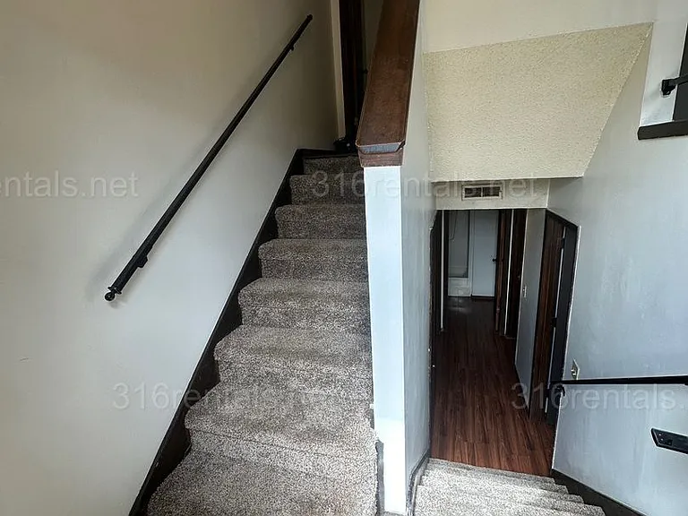 333 E Marion Ct — Photo 4