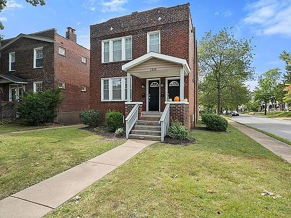 1335 Woodland Dr #1 — Photo 2