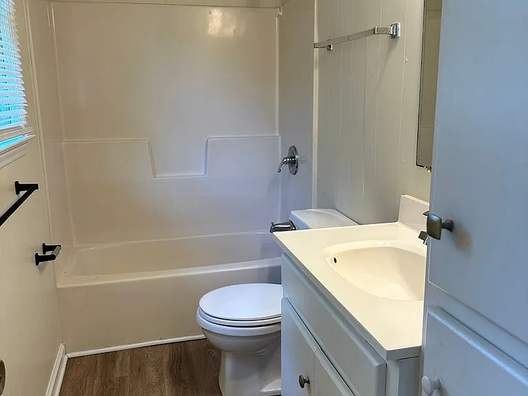 1401 Sidney Ave — Photo 10