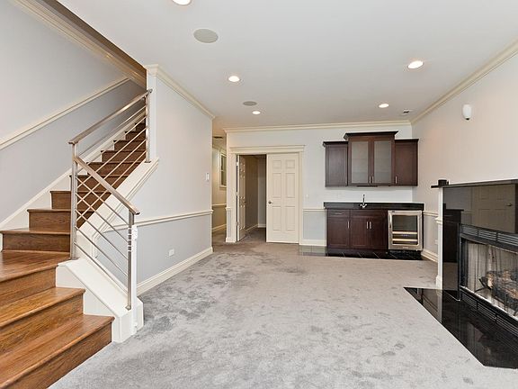 3rd image of 1541 W Cortez St #1W