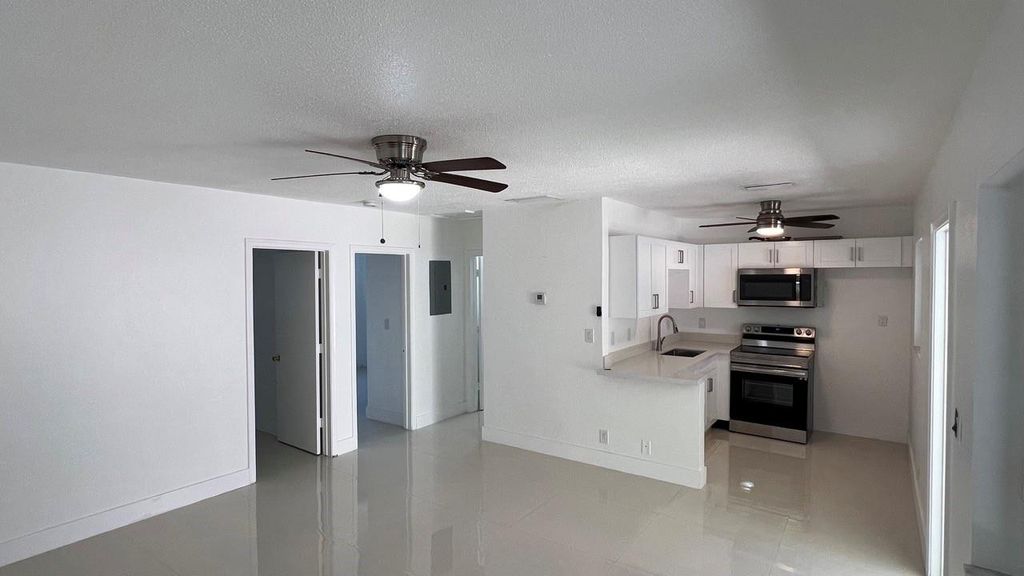 220 SE 22nd Ave APT 2, photo 6