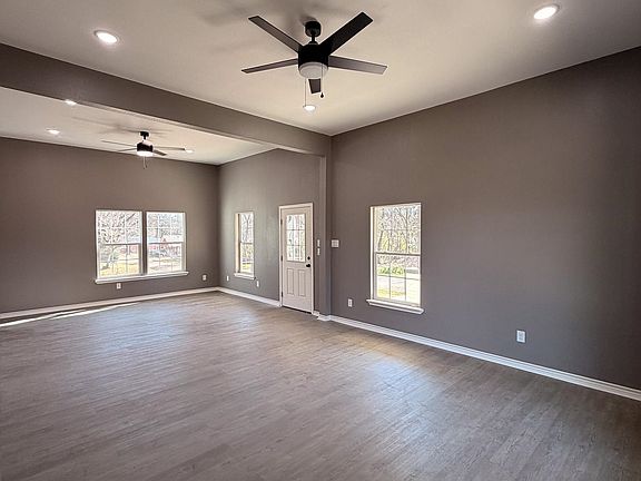 2nd image of 505 Willow St