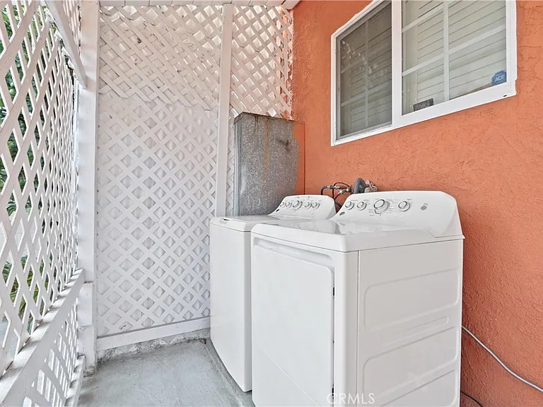 236 W Arbor Vitae St — Photo 30