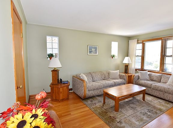 3rd image of 3437 N Ozark Ave