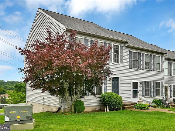 4th image of 712 Knoll Dr