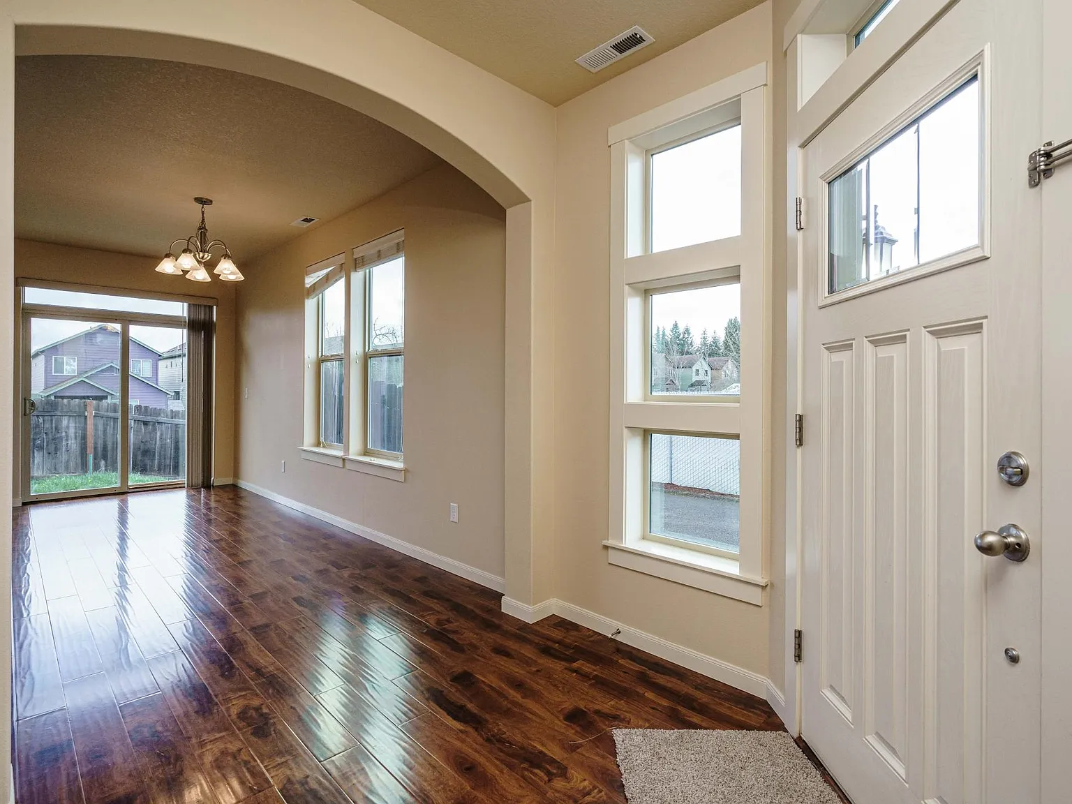 3 bed, 2.5 bath, 1864 sqft, $2,795 — Photo 3