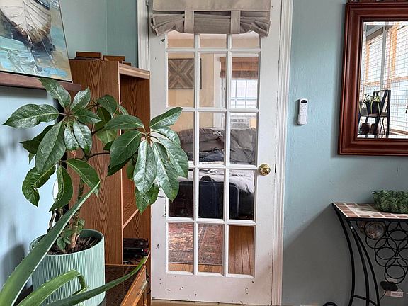 4th image of 805 Dudley Ln