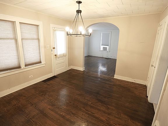 4th image of 826 Pennoyer Ave #1