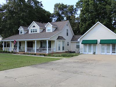 1st image of 4 Woodridge Dr