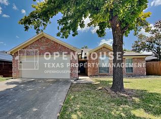 6711 Valley Branch Dr, Arlington, TX 76001