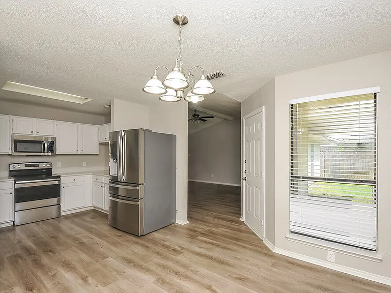 6221 Valley Forge Ct — Photo 6