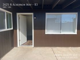 2625 N Alvernon Way