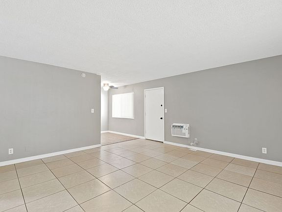 4th image of 854-856 Orchid Ct #A
