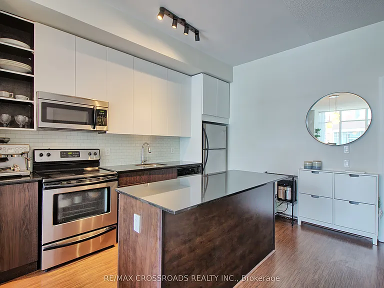 112 George St S #S805 — Photo 7