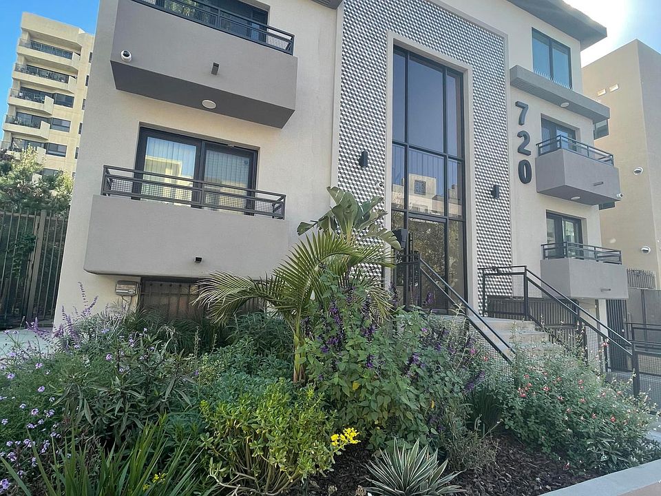 720 S Kingsley Drive
