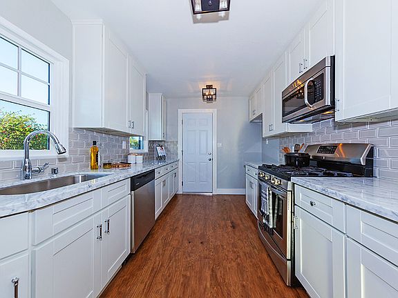 5th image of 4393 Wilson Ave