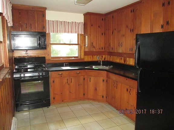 2nd image of 1072 Lake Shore Dr