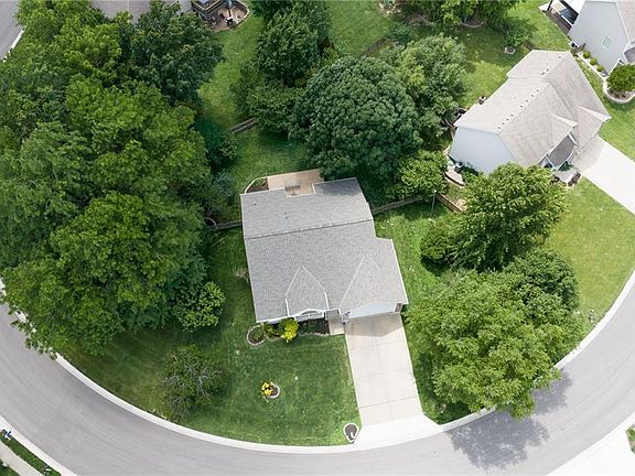 3rd image of 4038 N 107th Ter