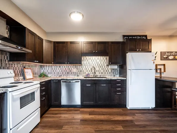 W178N9712 Riversbend CIRCLE WEST West, Germantown, WI 53022
