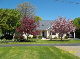 10183 Roberts Ln, Lyndonville, NY 14098