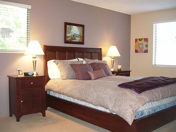 Master Bedroom w/ walk in closet