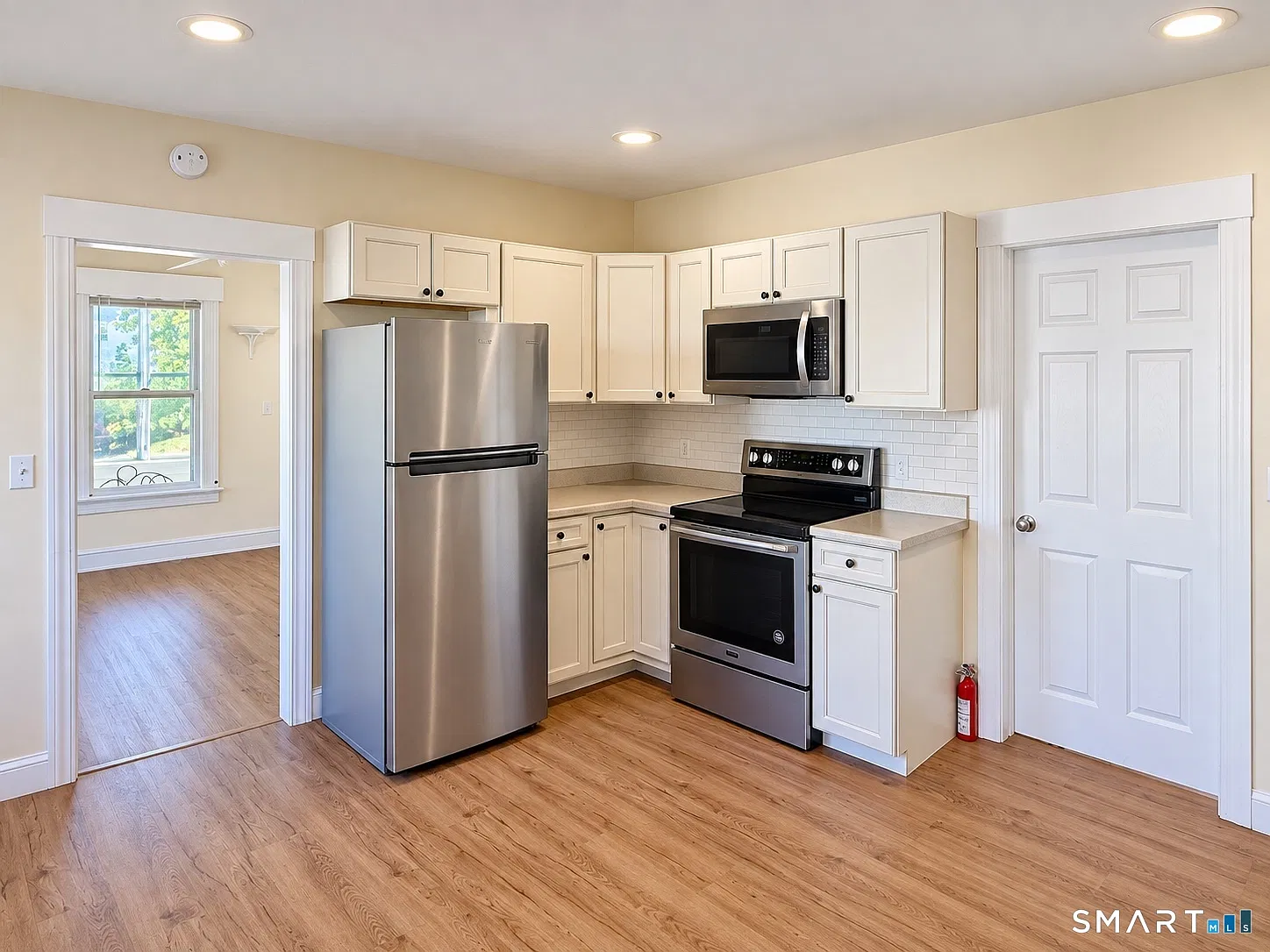 1 bed, 1.0 bath, 900 sqft, $1,350 — Photo 4
